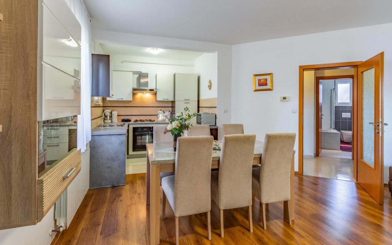 Istriensonne - Apartments Veruda Mit Grillterrasse Pula Dış mekan fotoğraf
