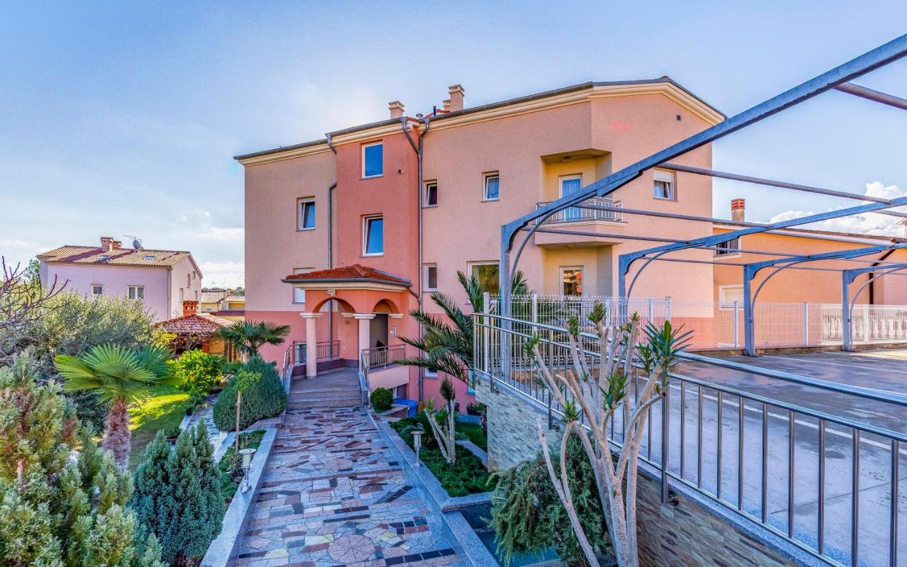 Istriensonne - Apartments Veruda Mit Grillterrasse Pula Dış mekan fotoğraf