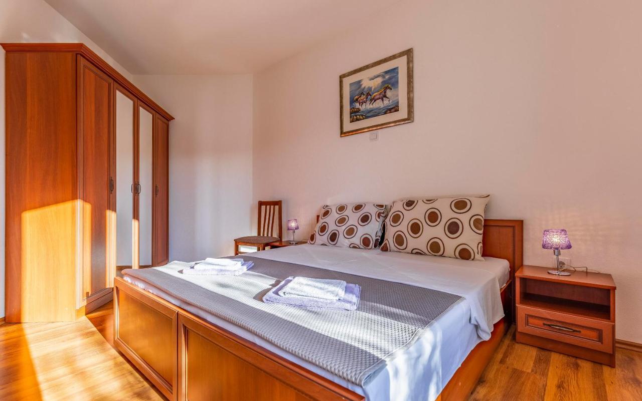 Istriensonne - Apartments Veruda Mit Grillterrasse Pula Dış mekan fotoğraf