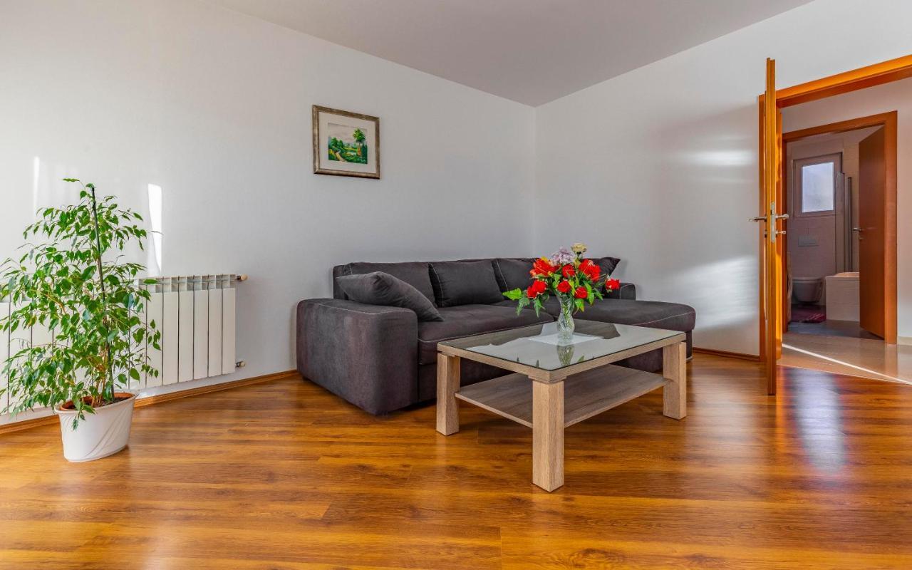 Istriensonne - Apartments Veruda Mit Grillterrasse Pula Dış mekan fotoğraf