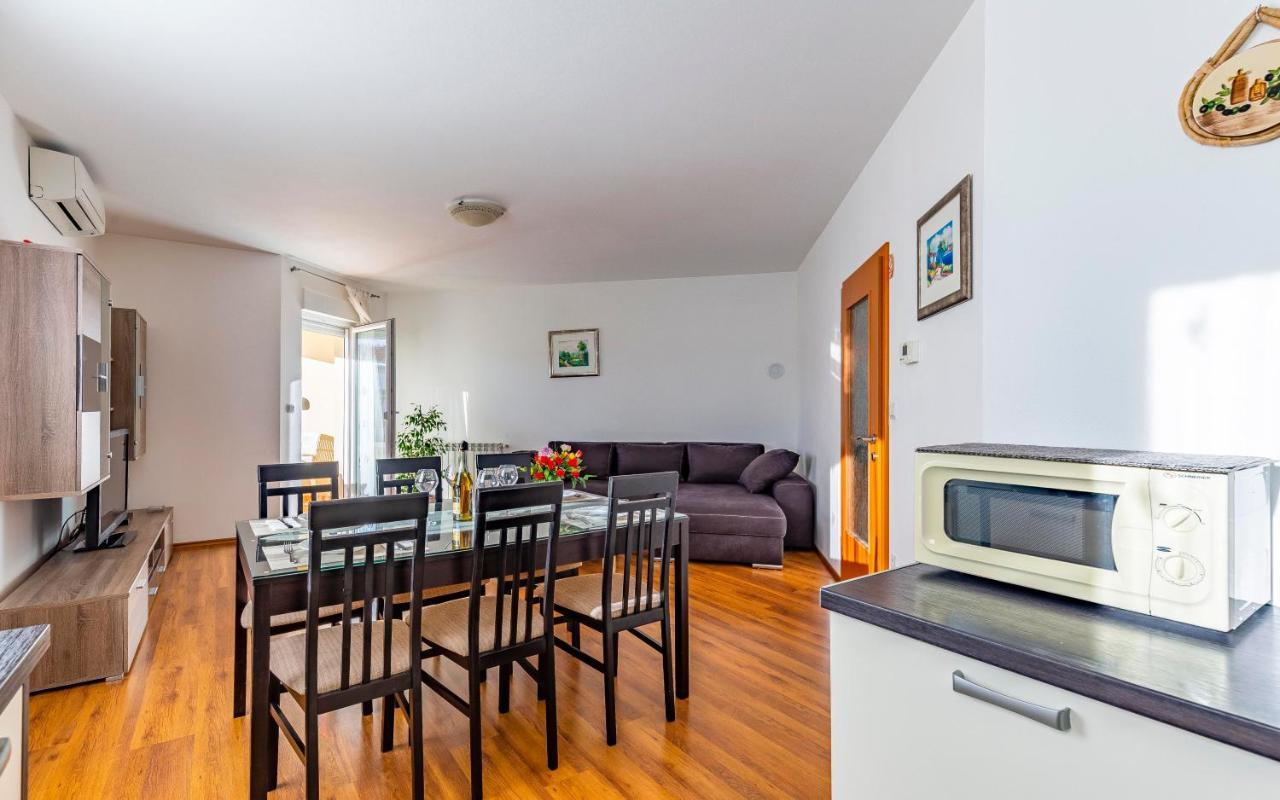 Istriensonne - Apartments Veruda Mit Grillterrasse Pula Dış mekan fotoğraf