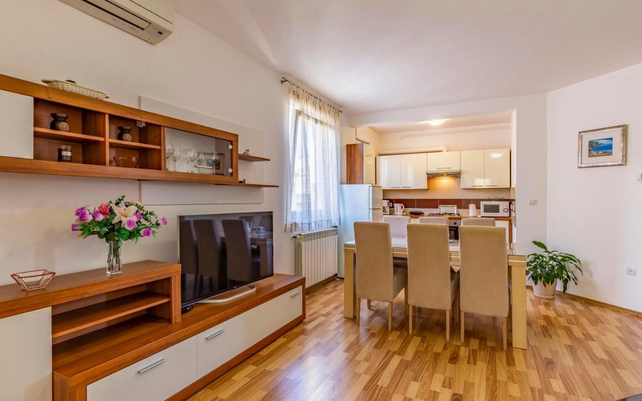 Istriensonne - Apartments Veruda Mit Grillterrasse Pula Dış mekan fotoğraf