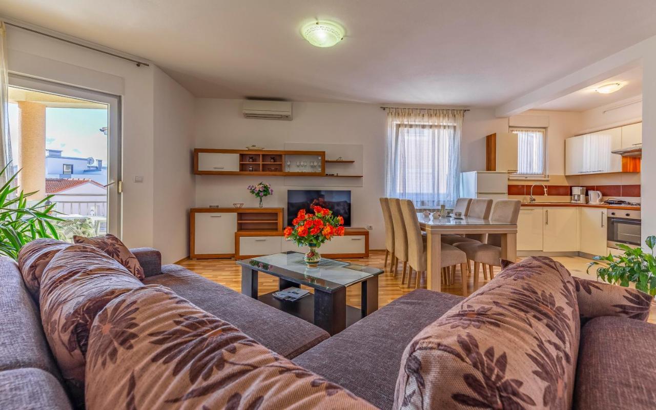Istriensonne - Apartments Veruda Mit Grillterrasse Pula Dış mekan fotoğraf