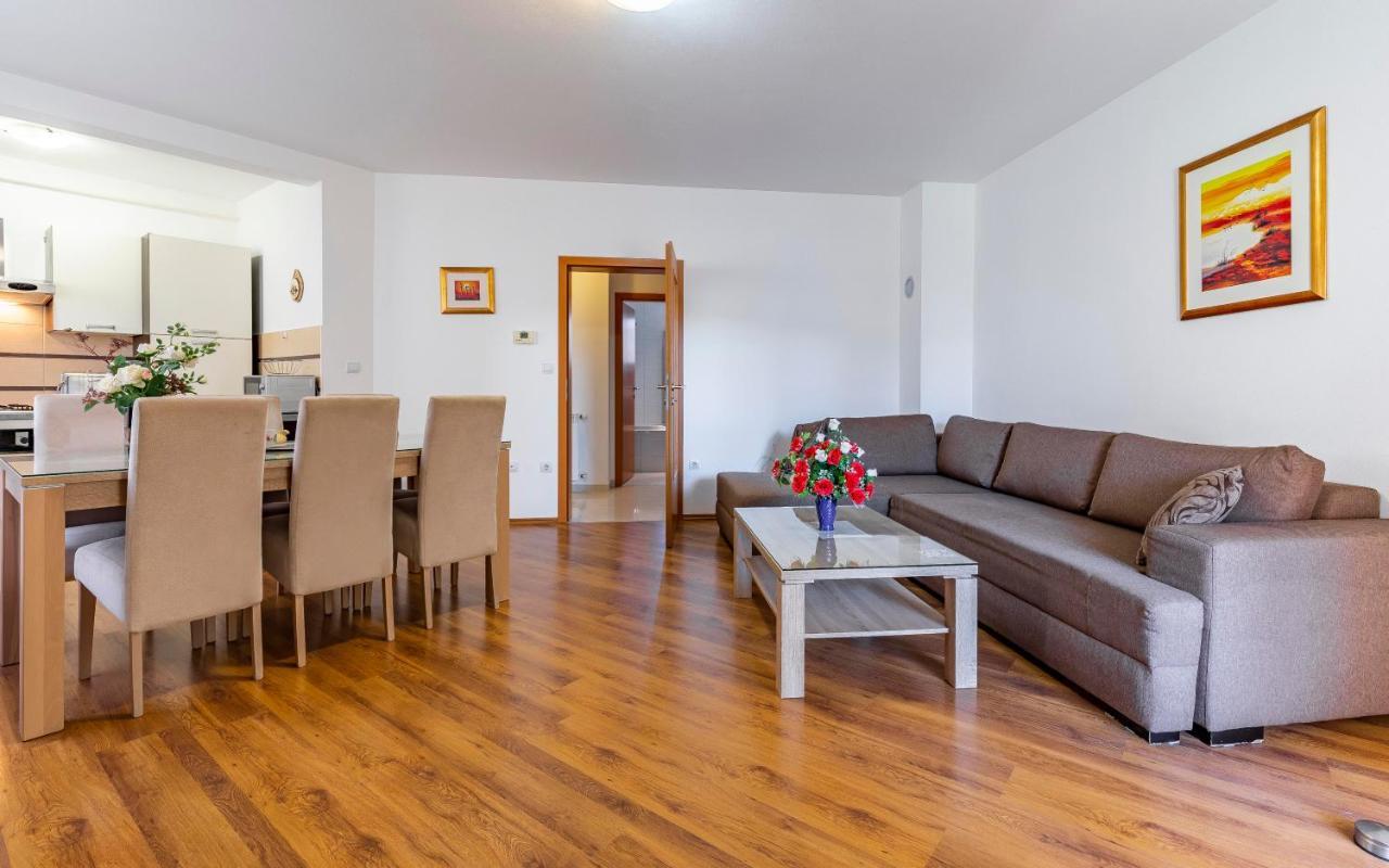 Istriensonne - Apartments Veruda Mit Grillterrasse Pula Dış mekan fotoğraf
