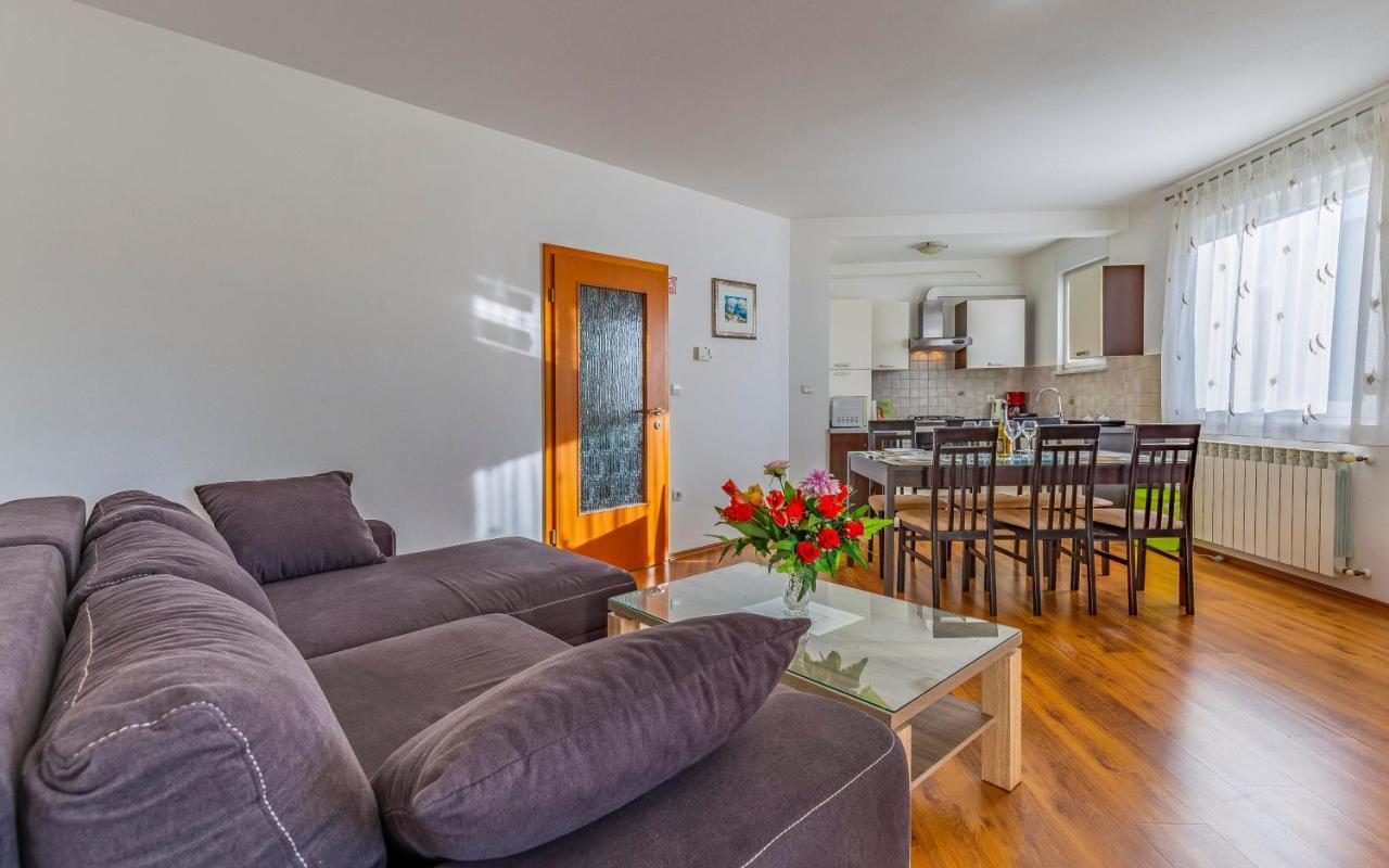 Istriensonne - Apartments Veruda Mit Grillterrasse Pula Dış mekan fotoğraf