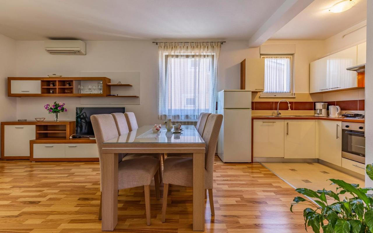 Istriensonne - Apartments Veruda Mit Grillterrasse Pula Dış mekan fotoğraf