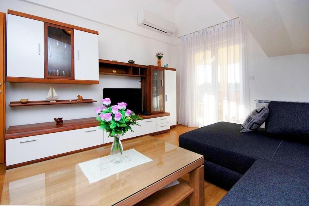 Istriensonne - Apartments Veruda Mit Grillterrasse Pula Dış mekan fotoğraf